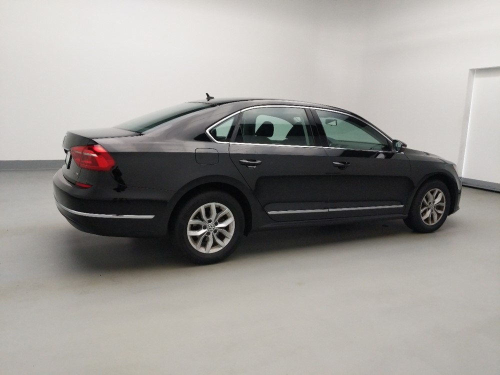 2016 Volkswagen Passat - Passenger Rear Side