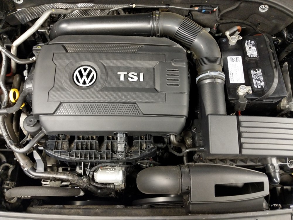 2016 Volkswagen Passat - Engine