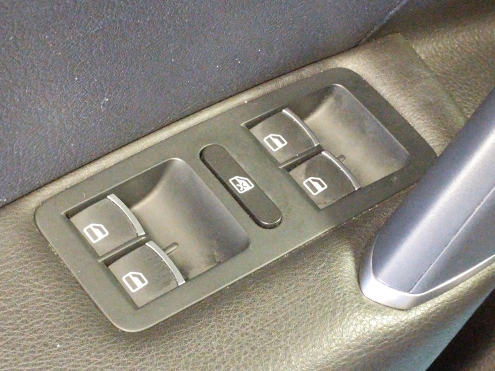 2016 Volkswagen Passat - Driver Power Windows/Lock Control