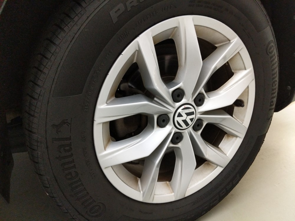 2016 Volkswagen Passat - Wheel