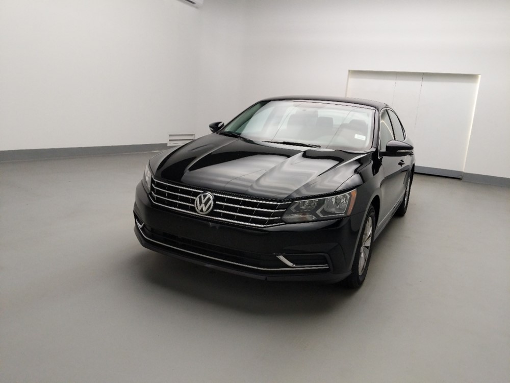2016 Volkswagen Passat - Driver Front Hood
