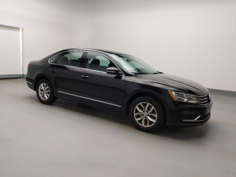 2016 Volkswagen Passat - Passenger Front Side