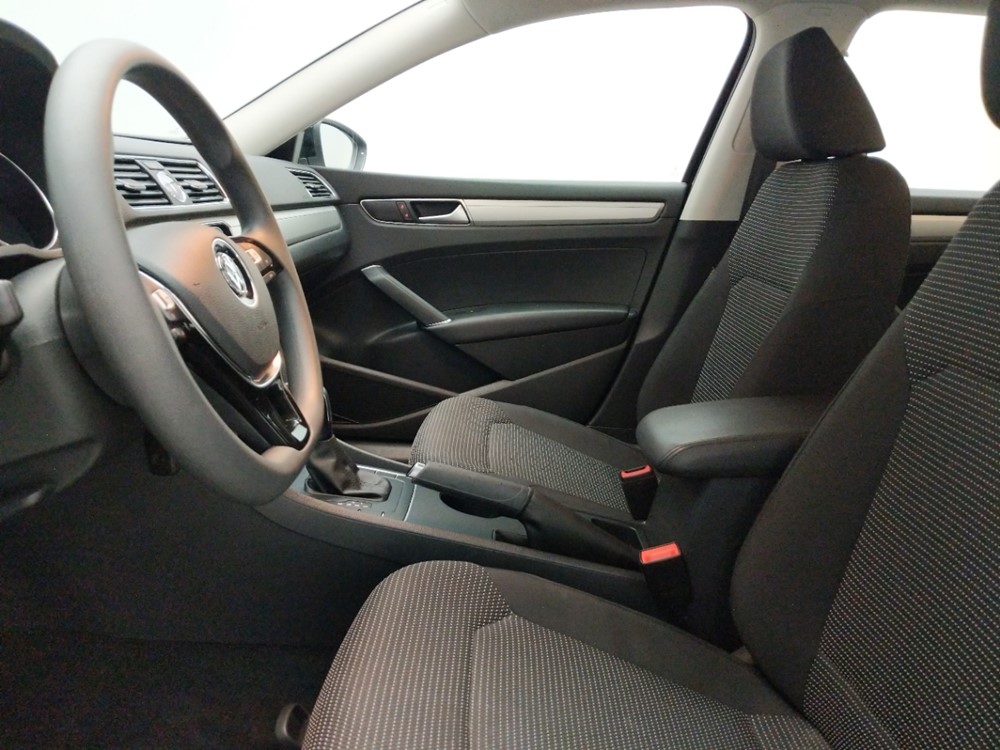 2016 Volkswagen Passat - Driver Front Seat