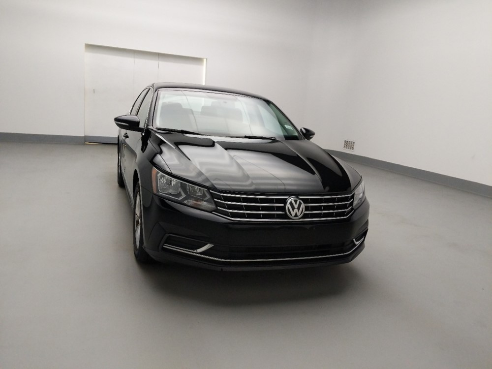 2016 Volkswagen Passat - Passenger Front Hood