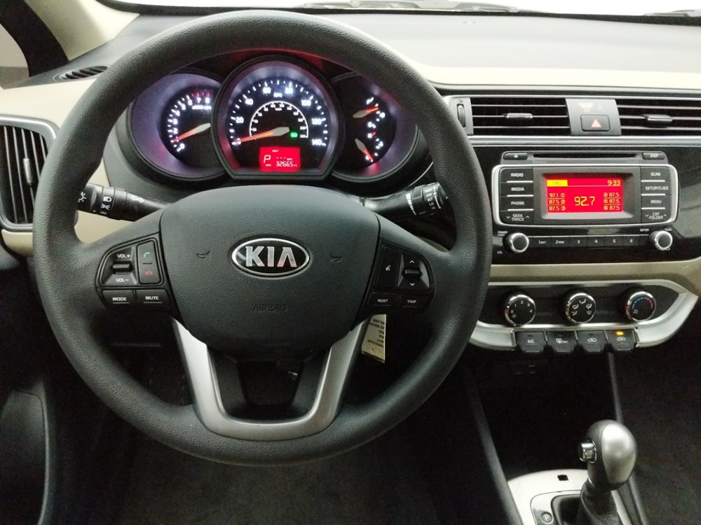 2017 Kia Rio - Driver Dash