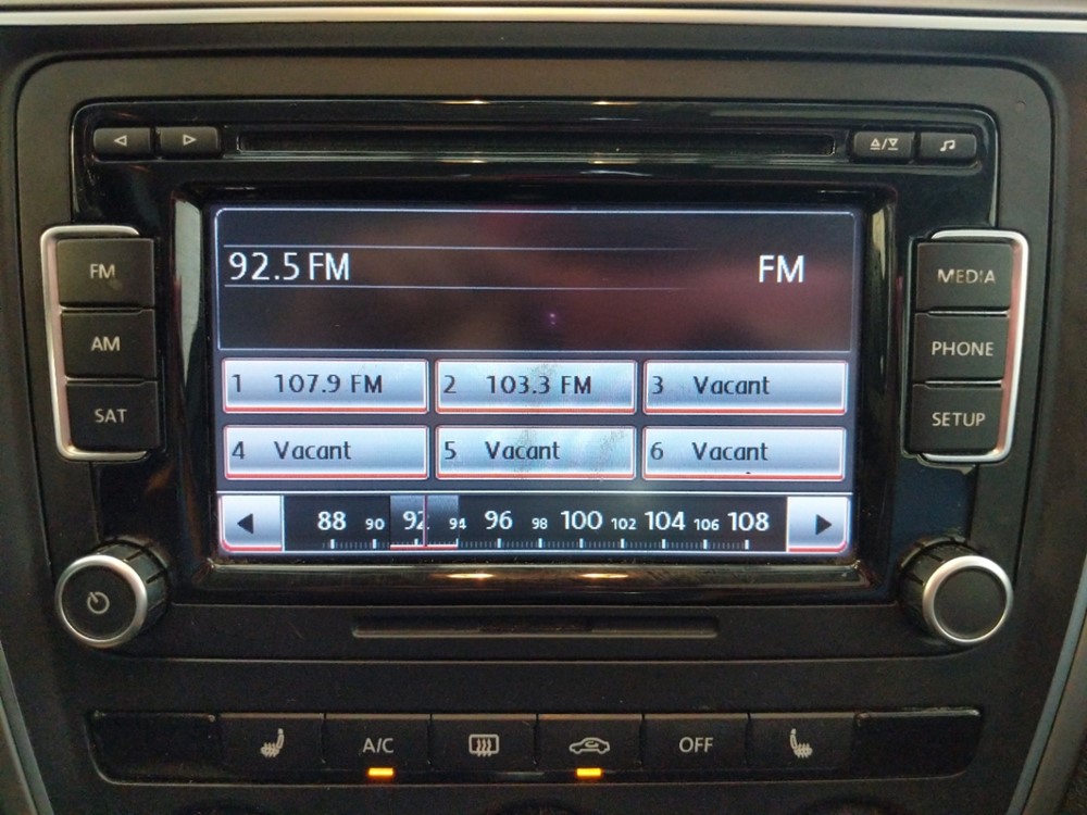 2015 Volkswagen Passat - Stereo Package