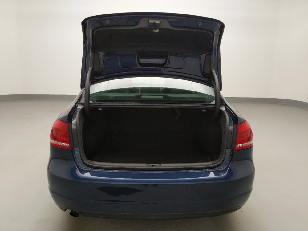 2015 Volkswagen Passat - Trunk