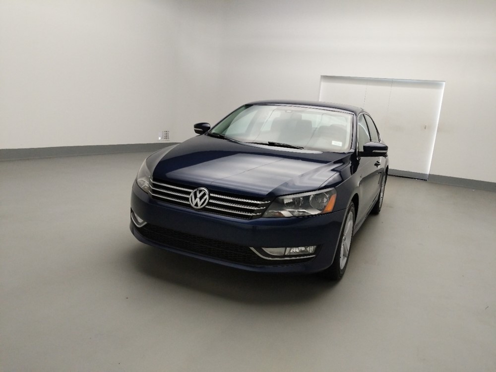 2015 Volkswagen Passat - Driver Front Hood