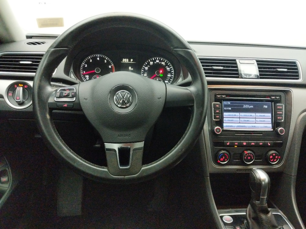2015 Volkswagen Passat - Driver Dash