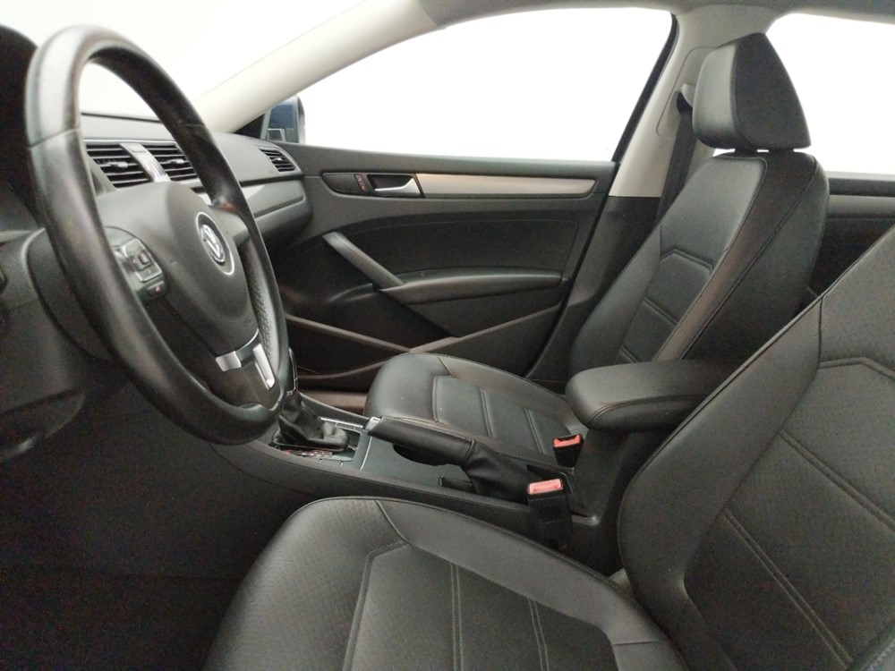 2015 Volkswagen Passat - Driver Front Seat