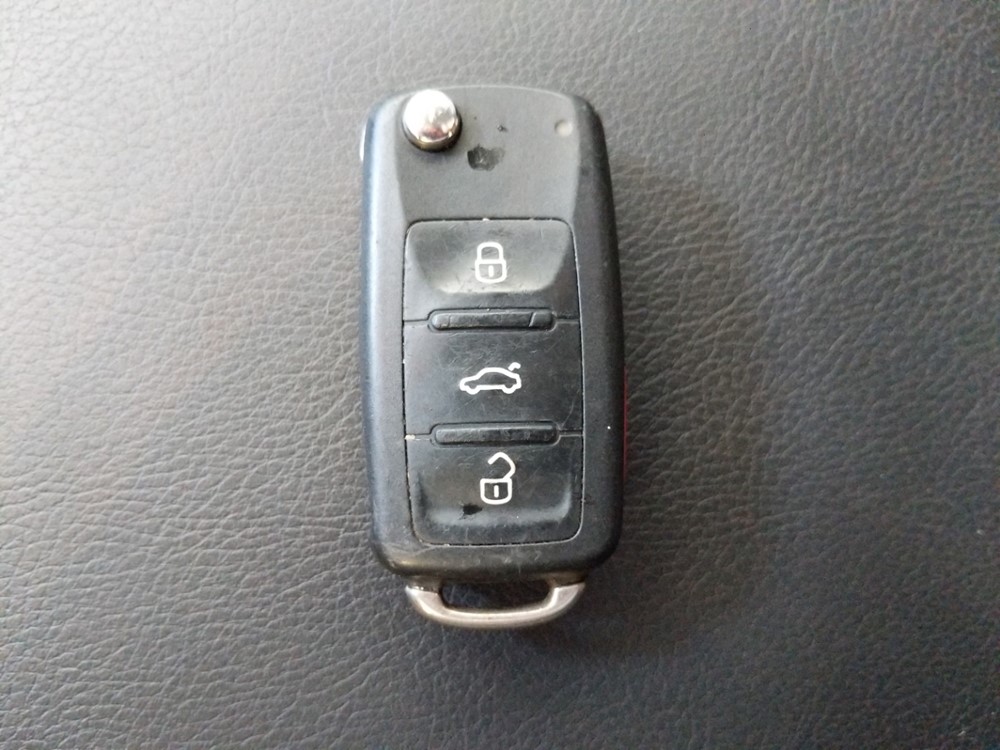 2015 Volkswagen Passat - Keys
