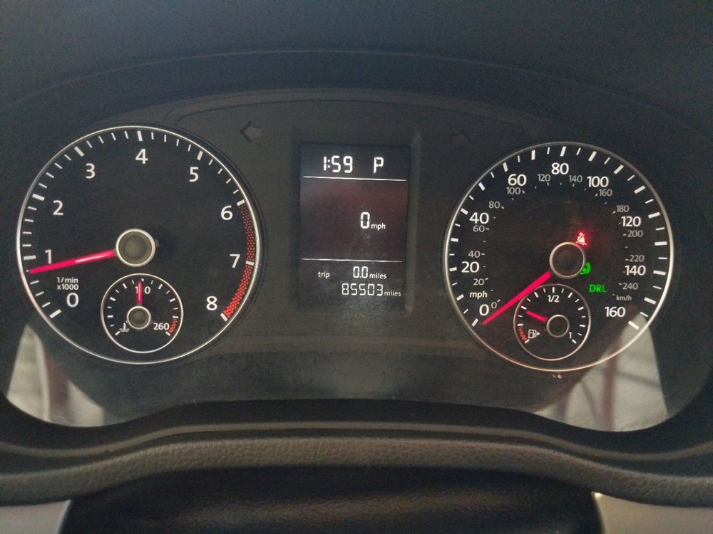 2015 Volkswagen Passat - Odometer Close Up