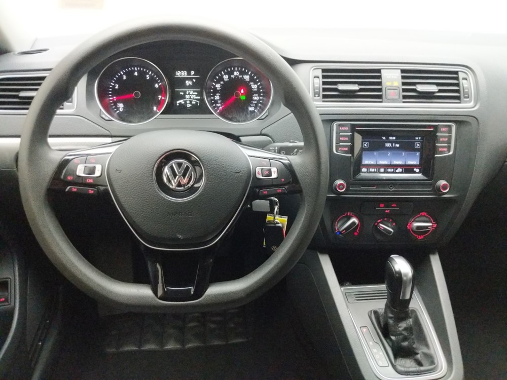 2017 Volkswagen Jetta - Driver Dash