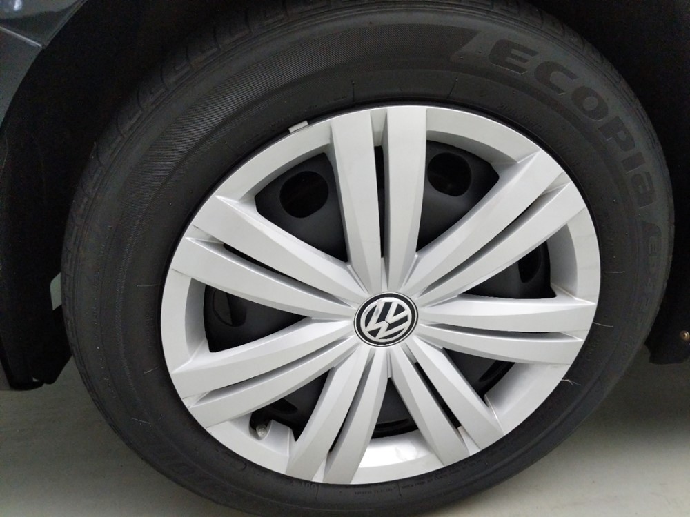 2017 Volkswagen Jetta - Wheel