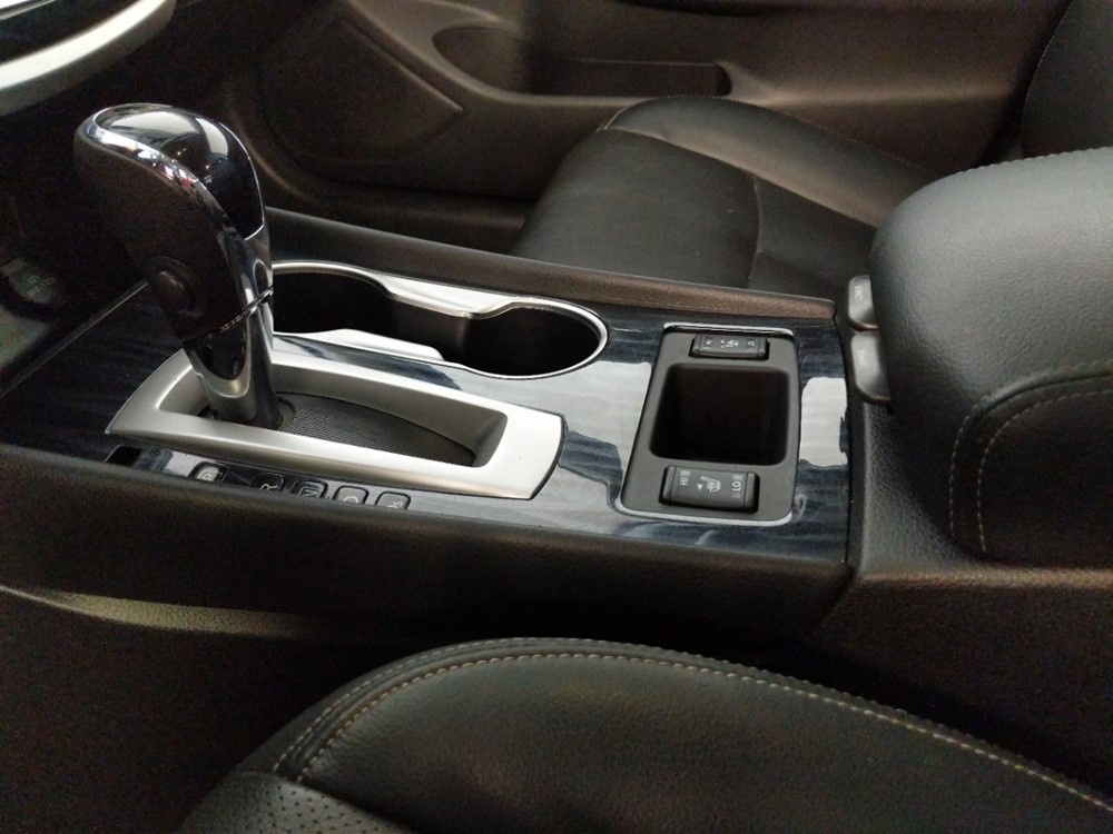 2018 Nissan Altima - Center Console/Cup Holders