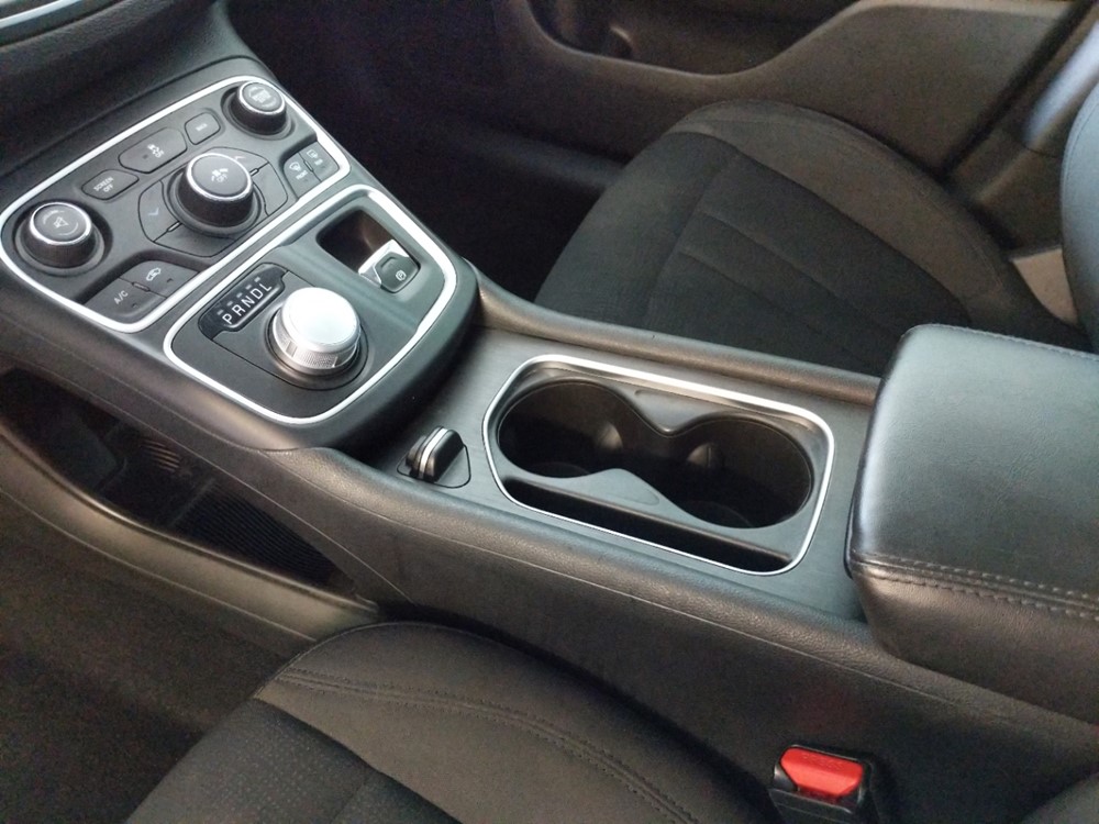 2015 Chrysler 200 - Center Console/Cup Holders