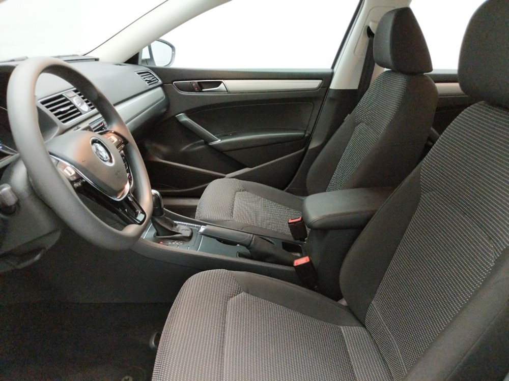 2016 Volkswagen Passat - Driver Front Seat