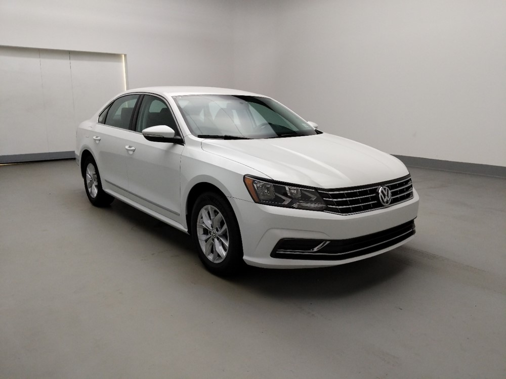 2016 Volkswagen Passat - Passenger Front Bumper
