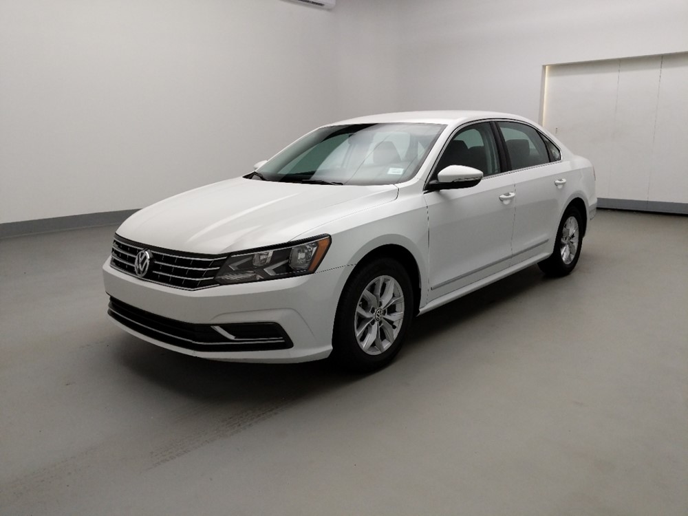 2016 Volkswagen Passat - Driver Front Bumper