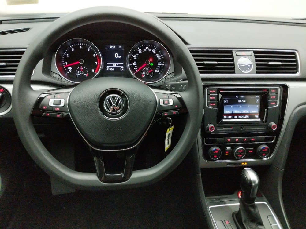 2016 Volkswagen Passat - Driver Dash