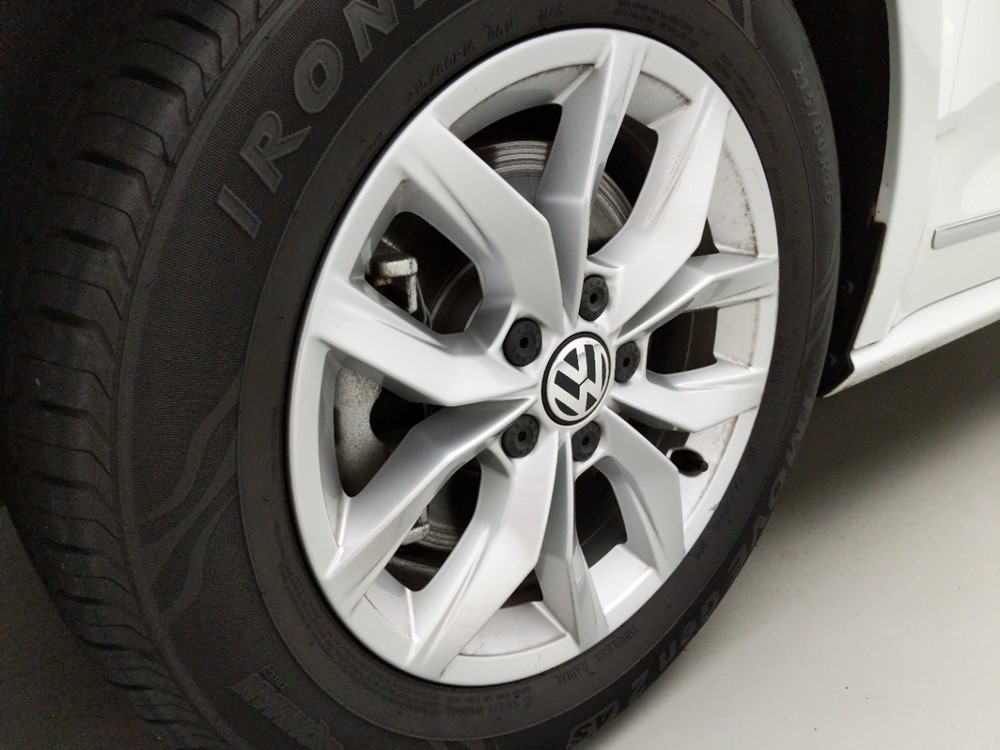 2016 Volkswagen Passat - Wheel