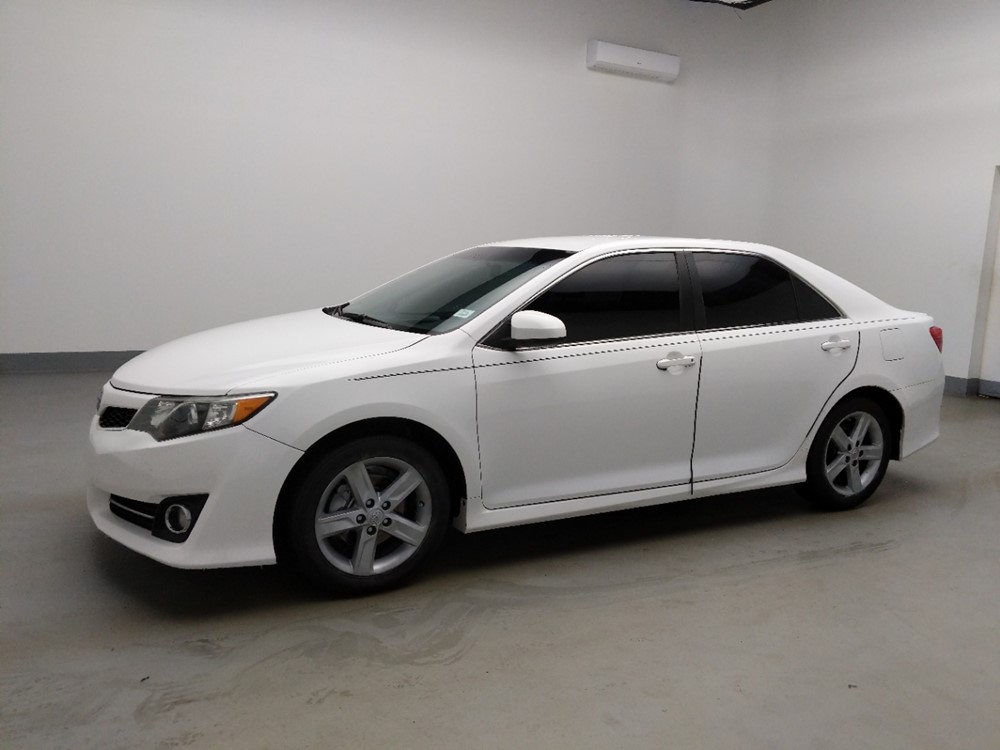Used 2014 Toyota Camry Driver Front Bumper