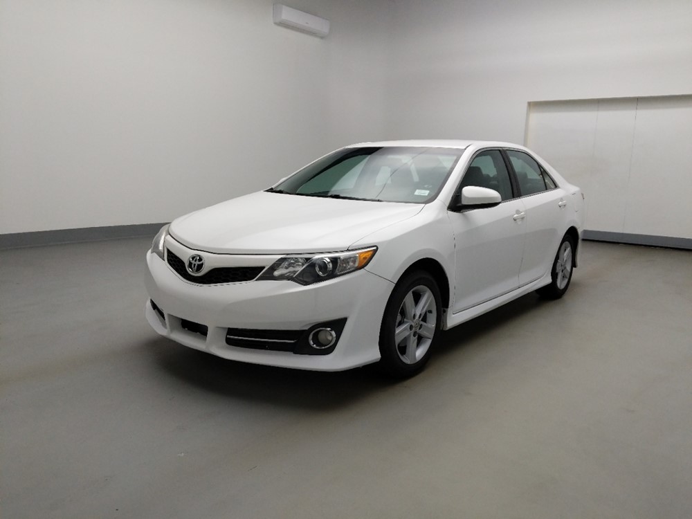 Used 2014 Toyota Camry Driver Front Bumper
