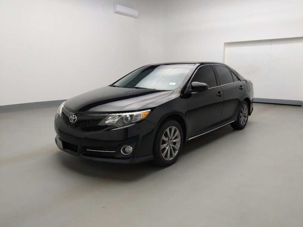 Used 2014 Toyota Camry Driver Front Bumper