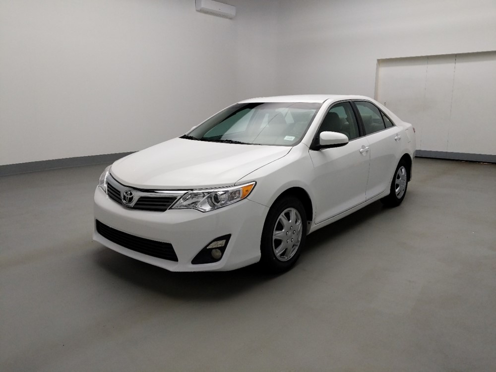 Used 2014 Toyota Camry Driver Front Bumper