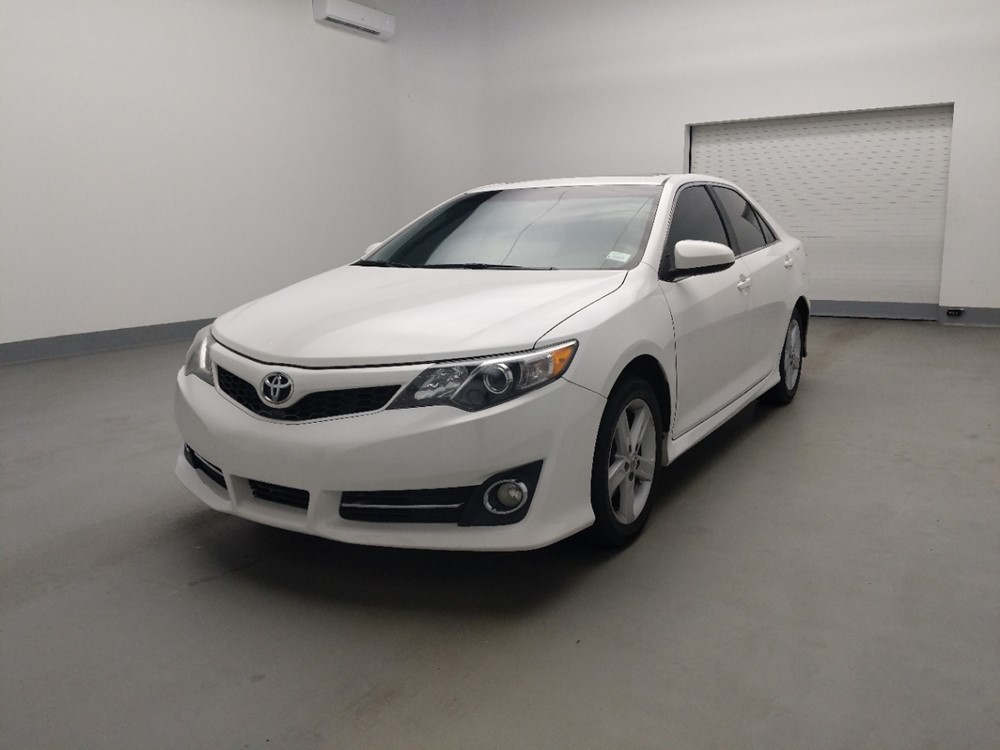 Used 2013 Toyota Camry Driver Front Bumper