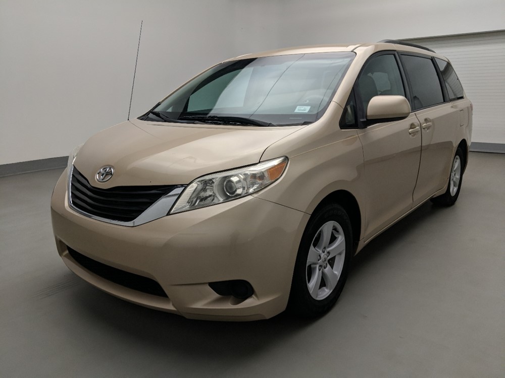 Used 2012 Toyota Sienna Driver Front Bumper