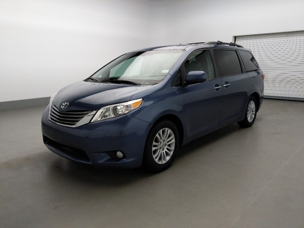 Used 2015 Toyota Sienna Driver Front Bumper