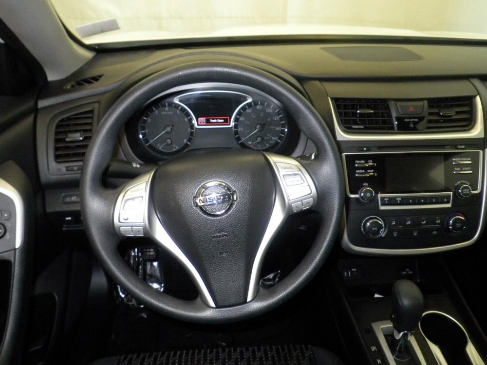 2016 Nissan Altima - Driver Dash