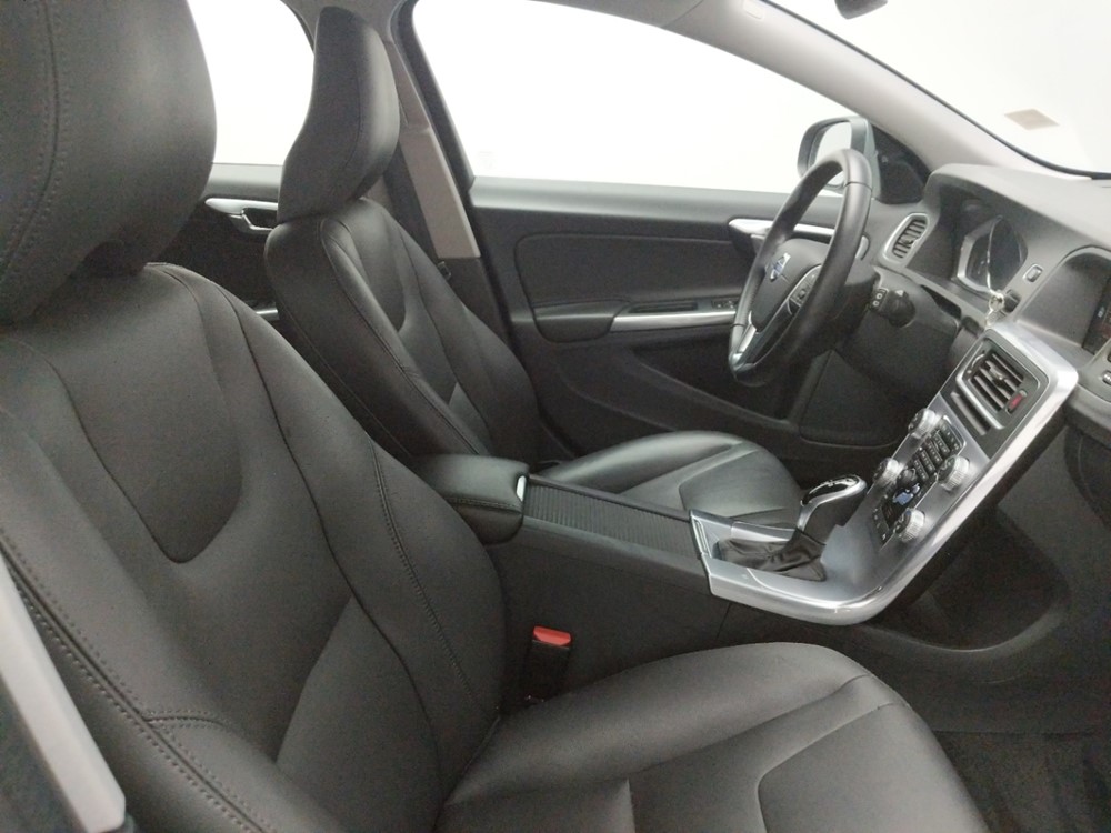 2017 Volvo V60 - Passenger Front Seat