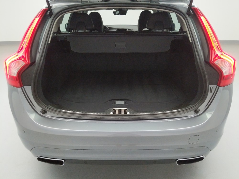2017 Volvo V60 - Trunk
