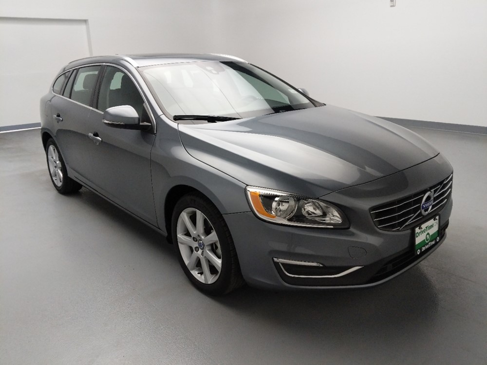2017 Volvo V60 - Passenger Front Bumper