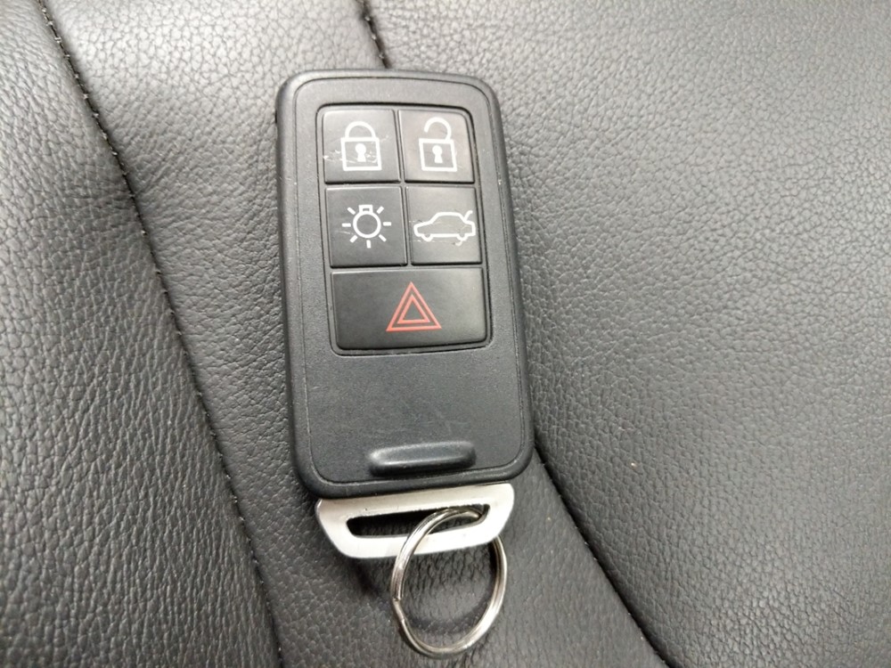 2017 Volvo V60 - Keys