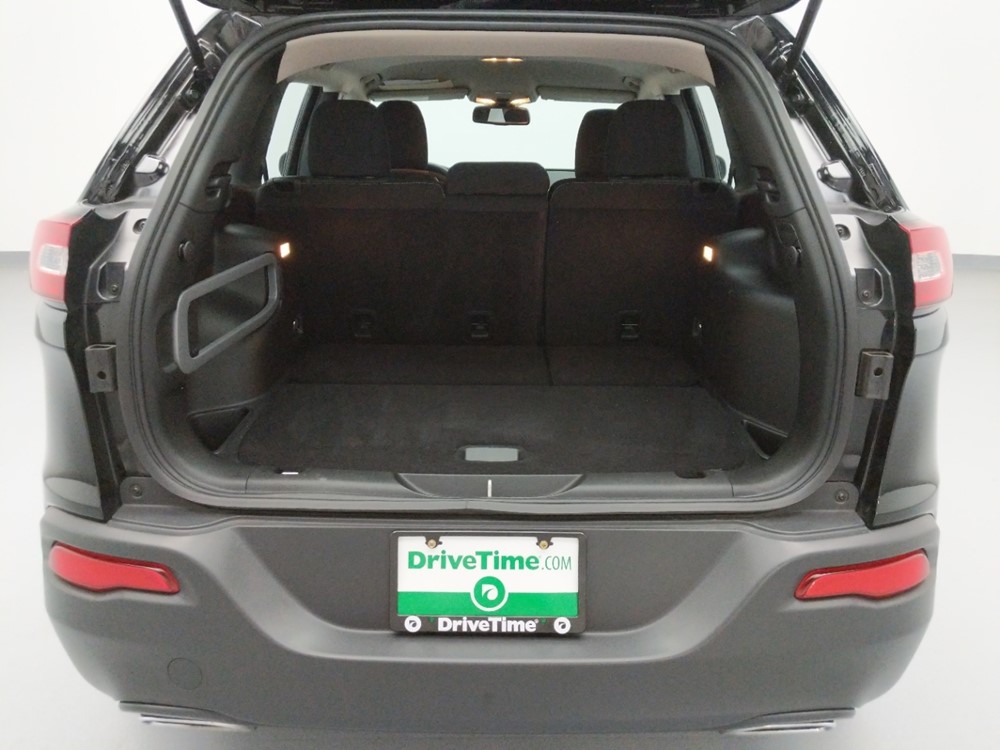 2017 Jeep Cherokee - Trunk