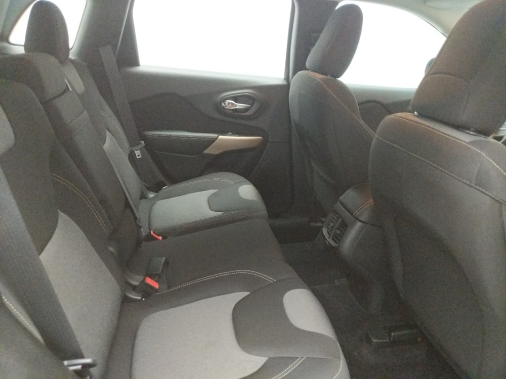 2017 Jeep Cherokee - Passenger Rear Seat