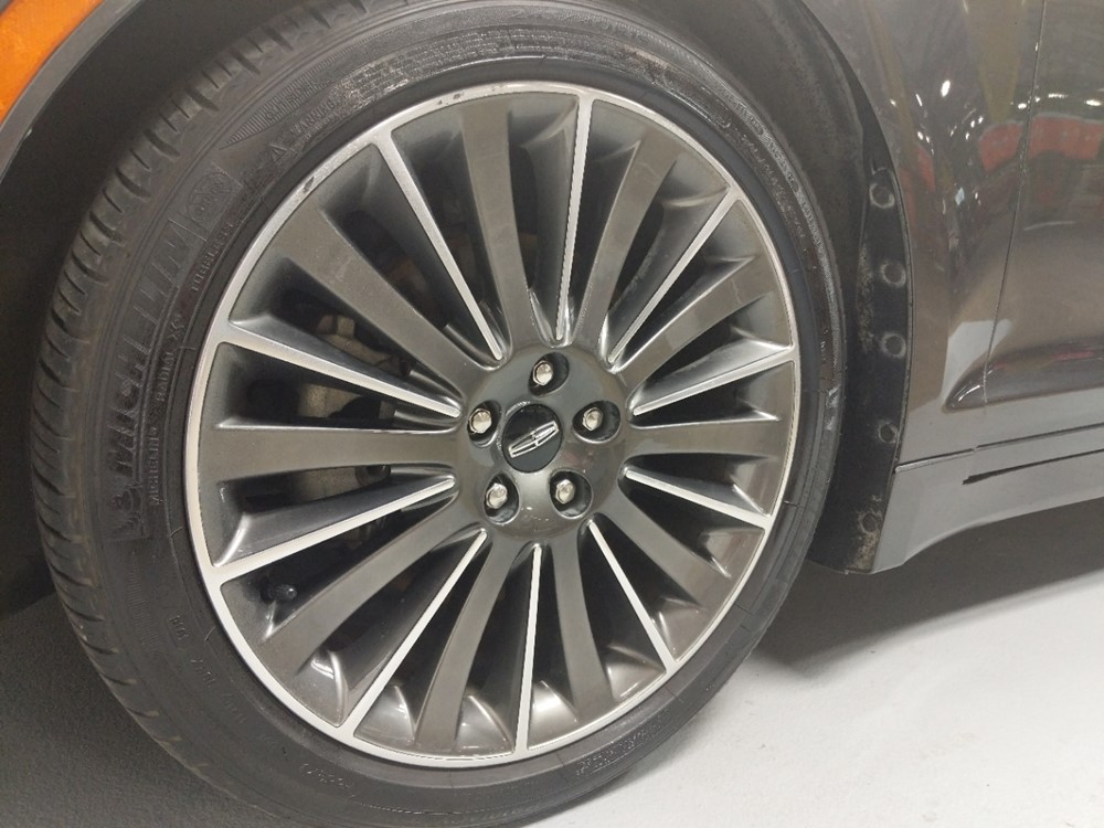 2015 Lincoln MKZ - Wheel