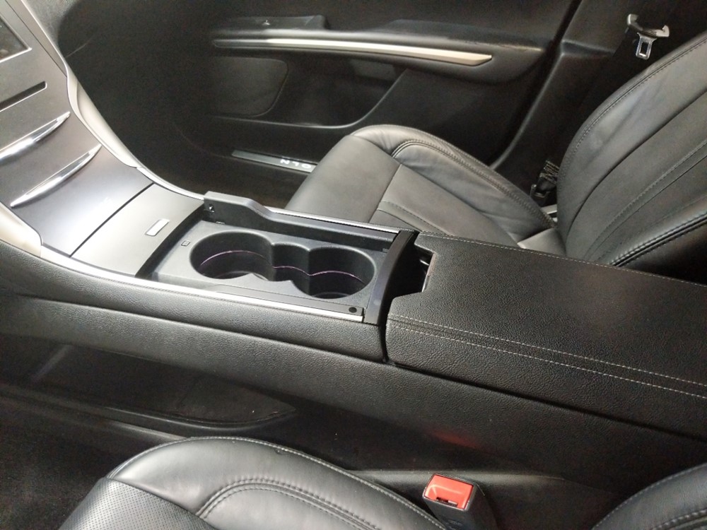 2015 Lincoln MKZ - Center Console/Cup Holders
