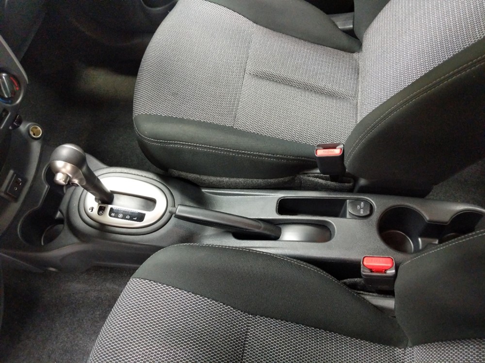 2017 Nissan Versa - Center Console/Cup Holders