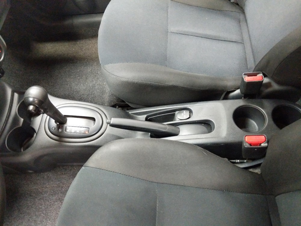 2015 Nissan Versa - Center Console/Cup Holders