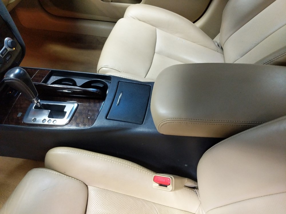2009 Nissan Maxima - Center Console/Cup Holders
