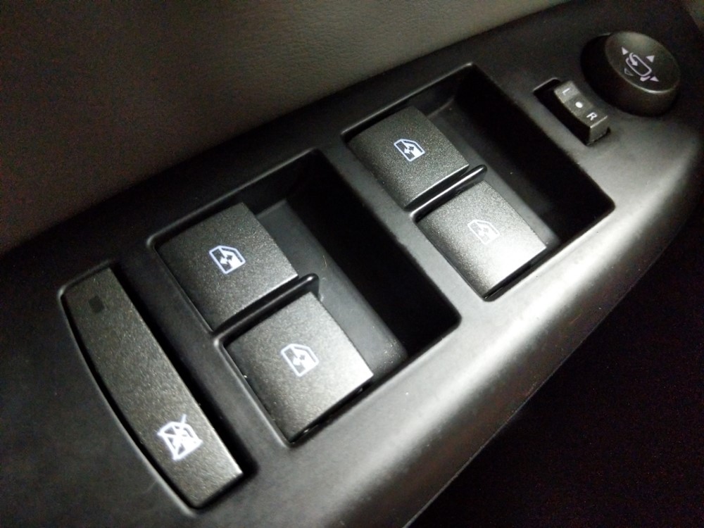 2010 Cadillac SRX - Driver Power Windows/Lock Control