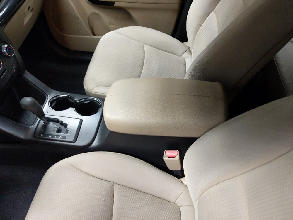 2011 Kia Sorento - Center Console/Cup Holders