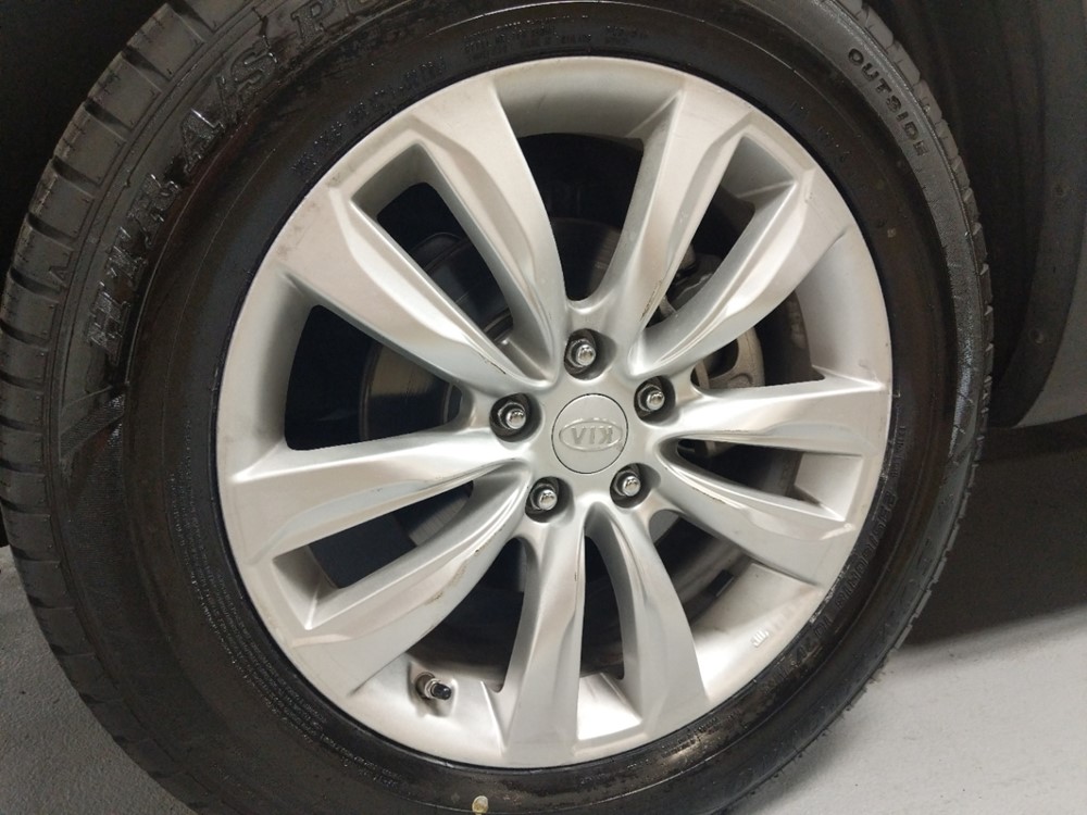 2011 Kia Sorento - Wheel
