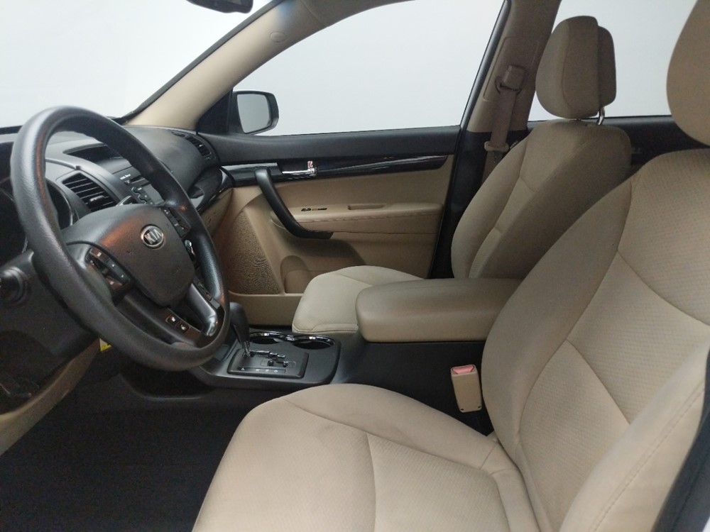 2011 Kia Sorento - Driver Front Seat