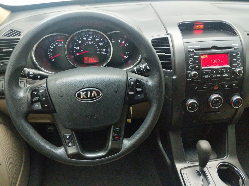 2011 Kia Sorento - Driver Dash