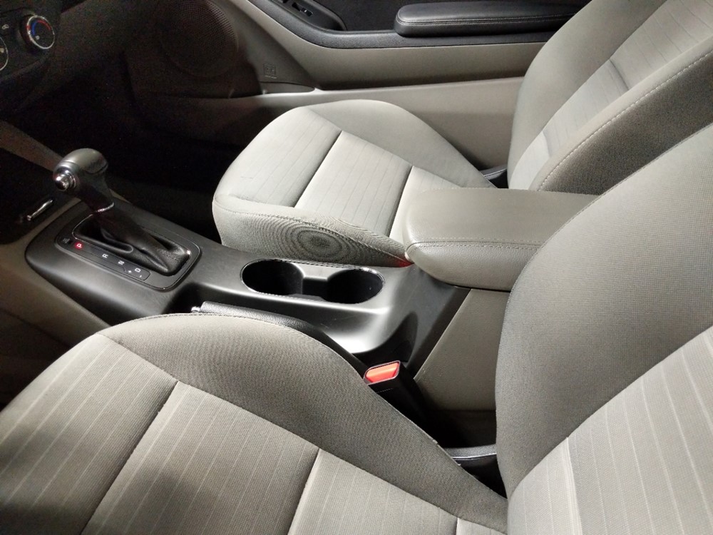 2014 Kia Forte - Center Console/Cup Holders